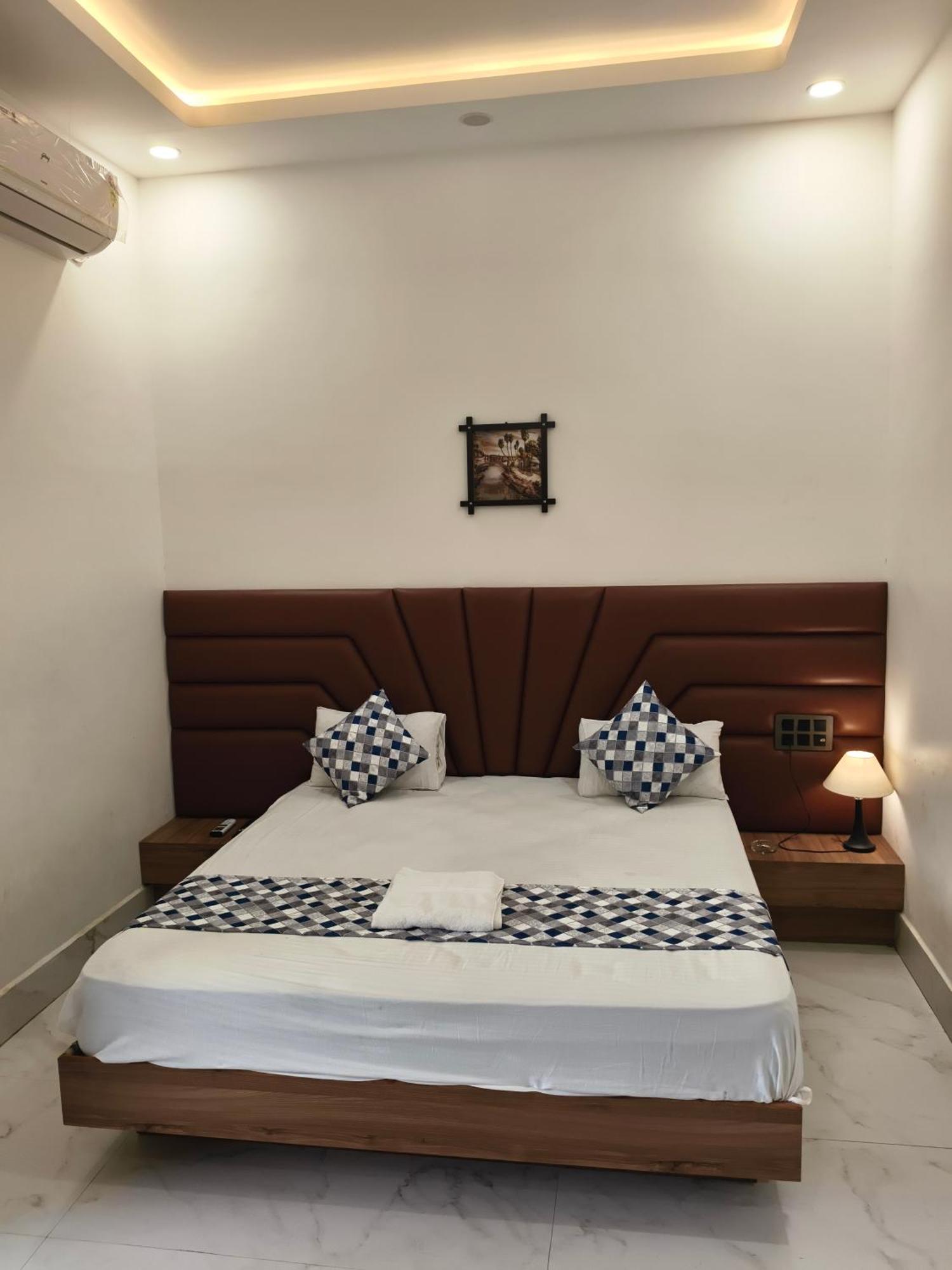 Hotel Modi Palace, Chanderi Mp Eksteriør billede