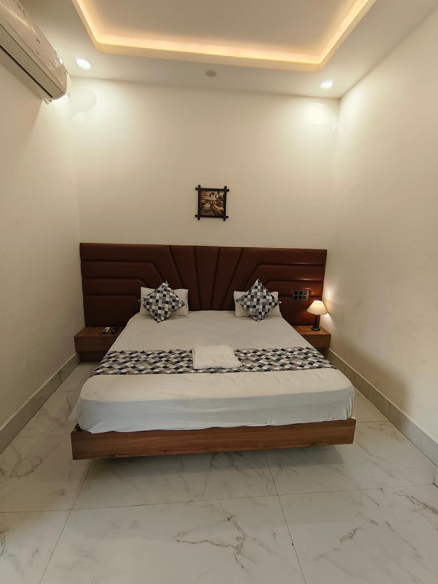 Hotel Modi Palace, Chanderi Mp Eksteriør billede